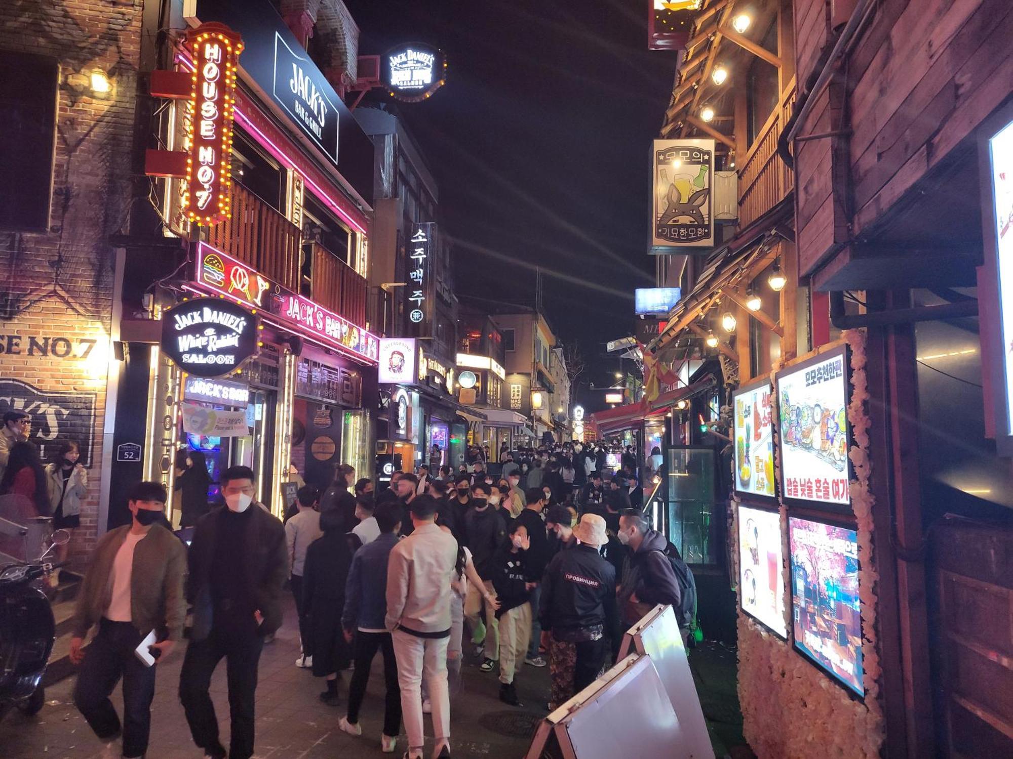 On The Main Street Of Hbc #4 Villa Seoul Exterior photo